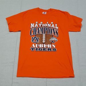 Auburn Tigers Shirt Mens Medium Orange Short Sleeve Spell Out 2010 Champions